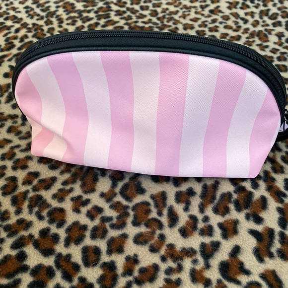 Victoria’s Secret make up bag - Picture 2 of 5